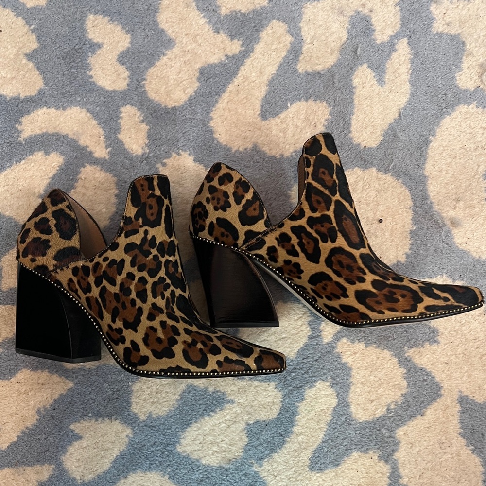 Antonio Melani leopard booties worn once